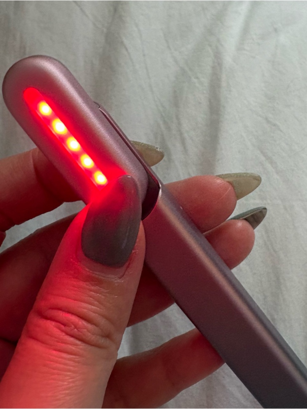 Solawave Red Light Therapy LED Wand - Ombré edition - Picture 3 of 12
